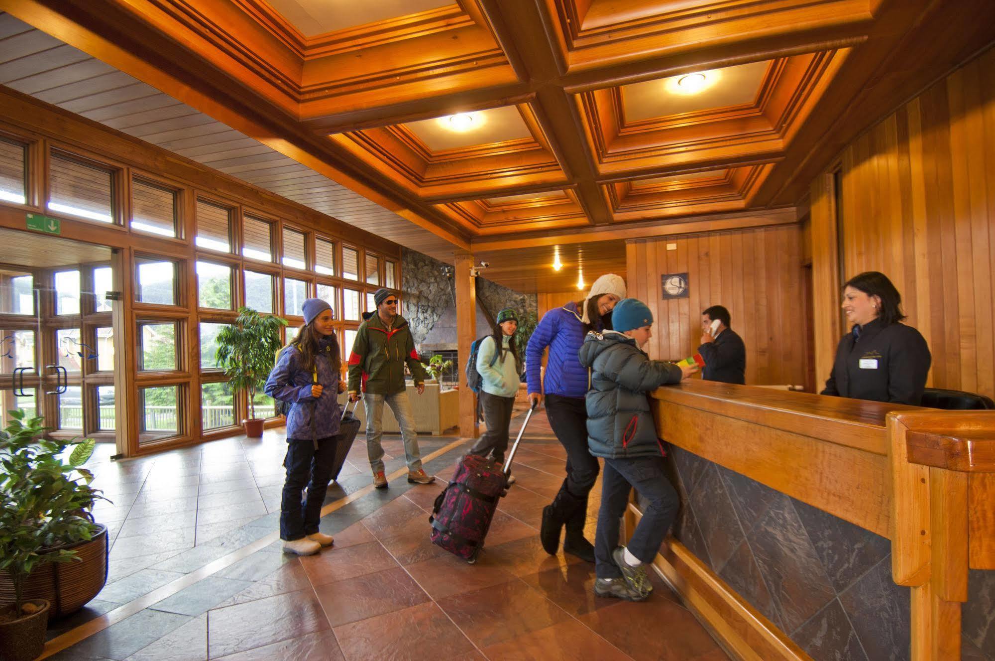 Loberias Del Sur Hotel Puerto Chacabuco Exterior photo